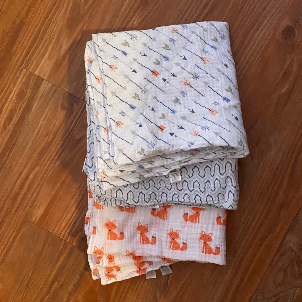3 swaddle blankets fox